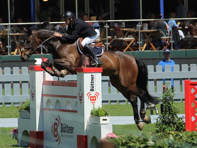 他的表现得 他的表现得