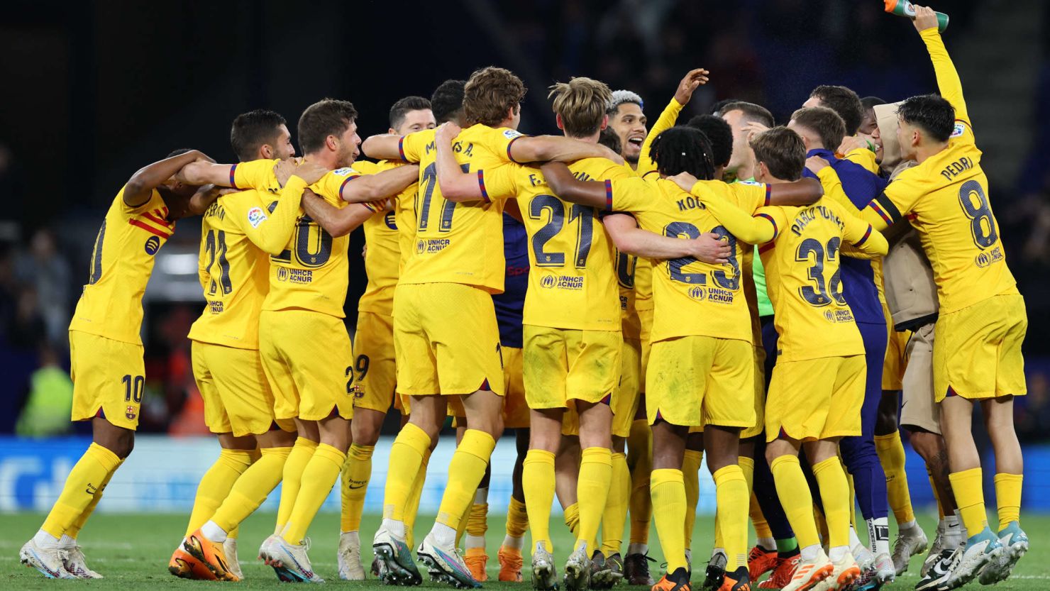 对这位年轻 对这位年轻